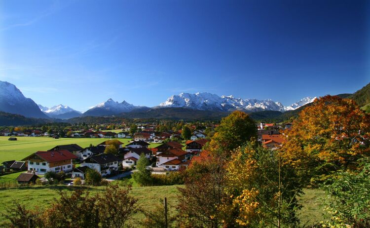 Wallgau Ortsansicht Herbst1 3916 1 Web